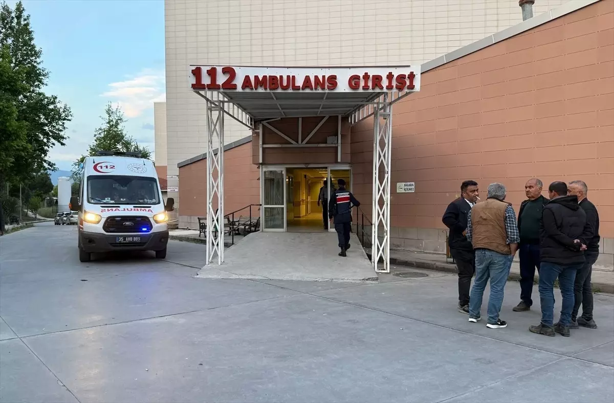 Tire'de Silahlı Kavga: 2 Yaralı, 1 Kadın Darpedildi