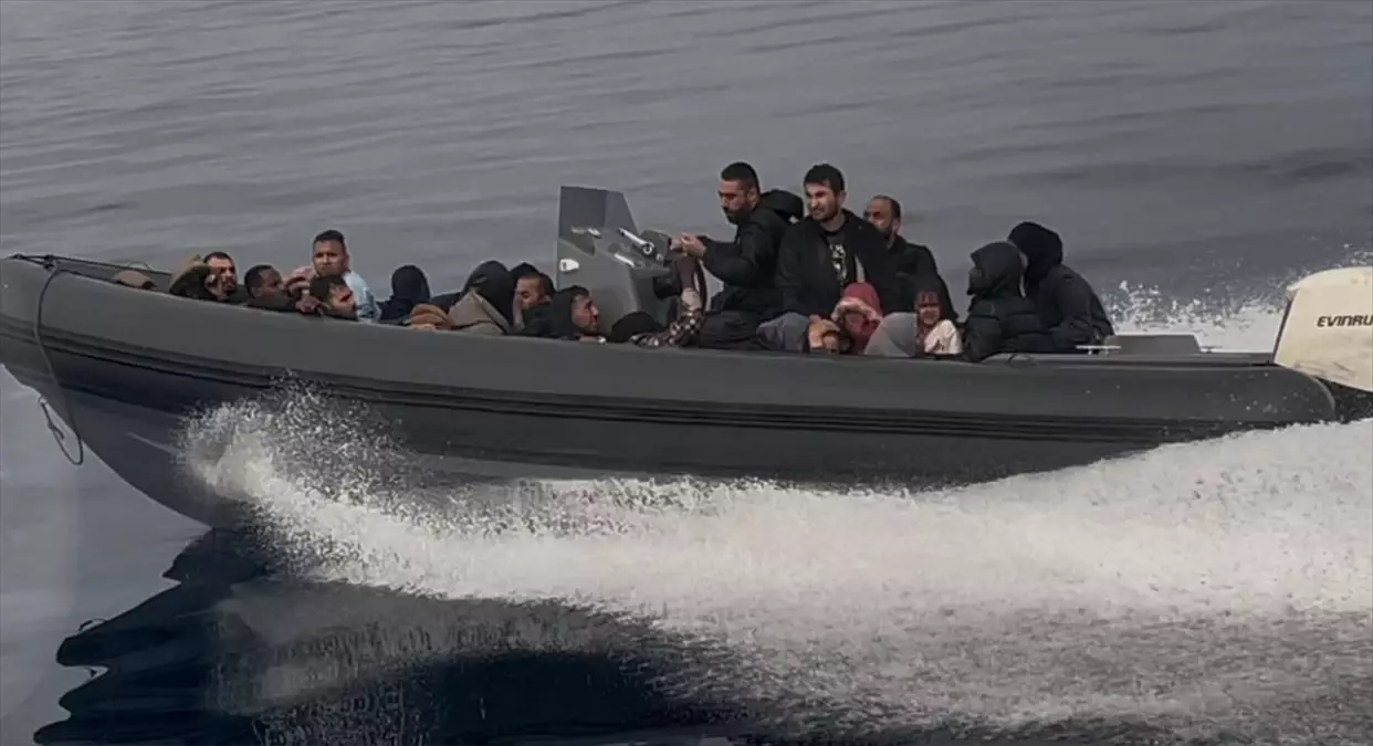 İzmir'de 46 Düzensiz Göçmen Yakalandı