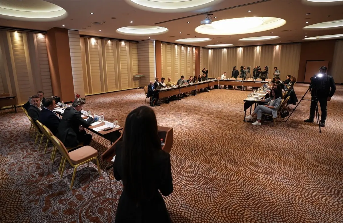 Gaziemir'deki Eski Kurşun Fabrikası Arazisindeki Atıkların Temizliği İlerliyor