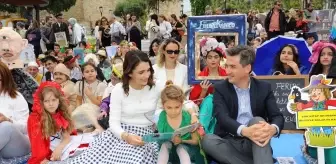 Çeşme'de Kitap Takas Şenliği Coşkusu