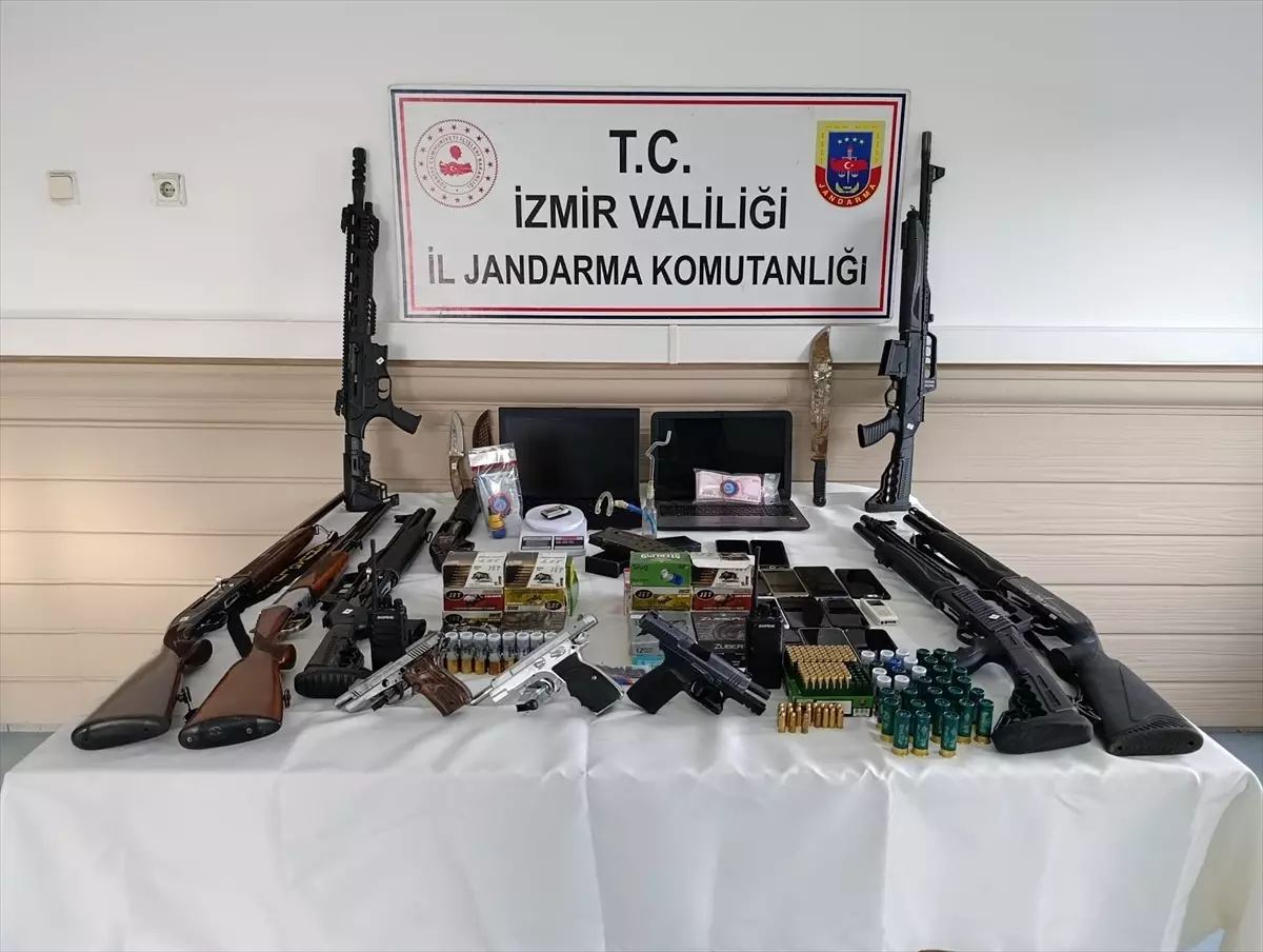 İzmir'de Silahlı Suç Örgütüne Operasyon: 6 Gözaltı