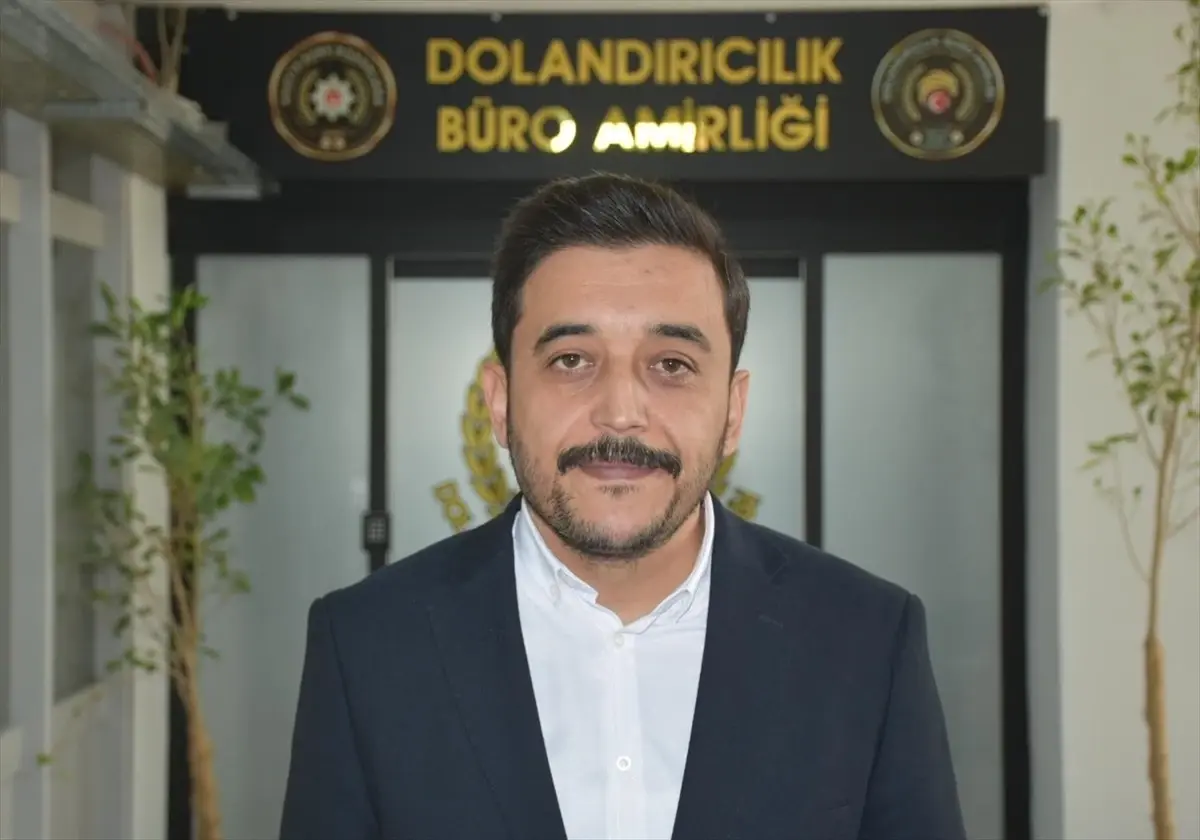 İzmir'de Dolandırıcılık Operasyonu: 7 Şüpheli Gözaltında