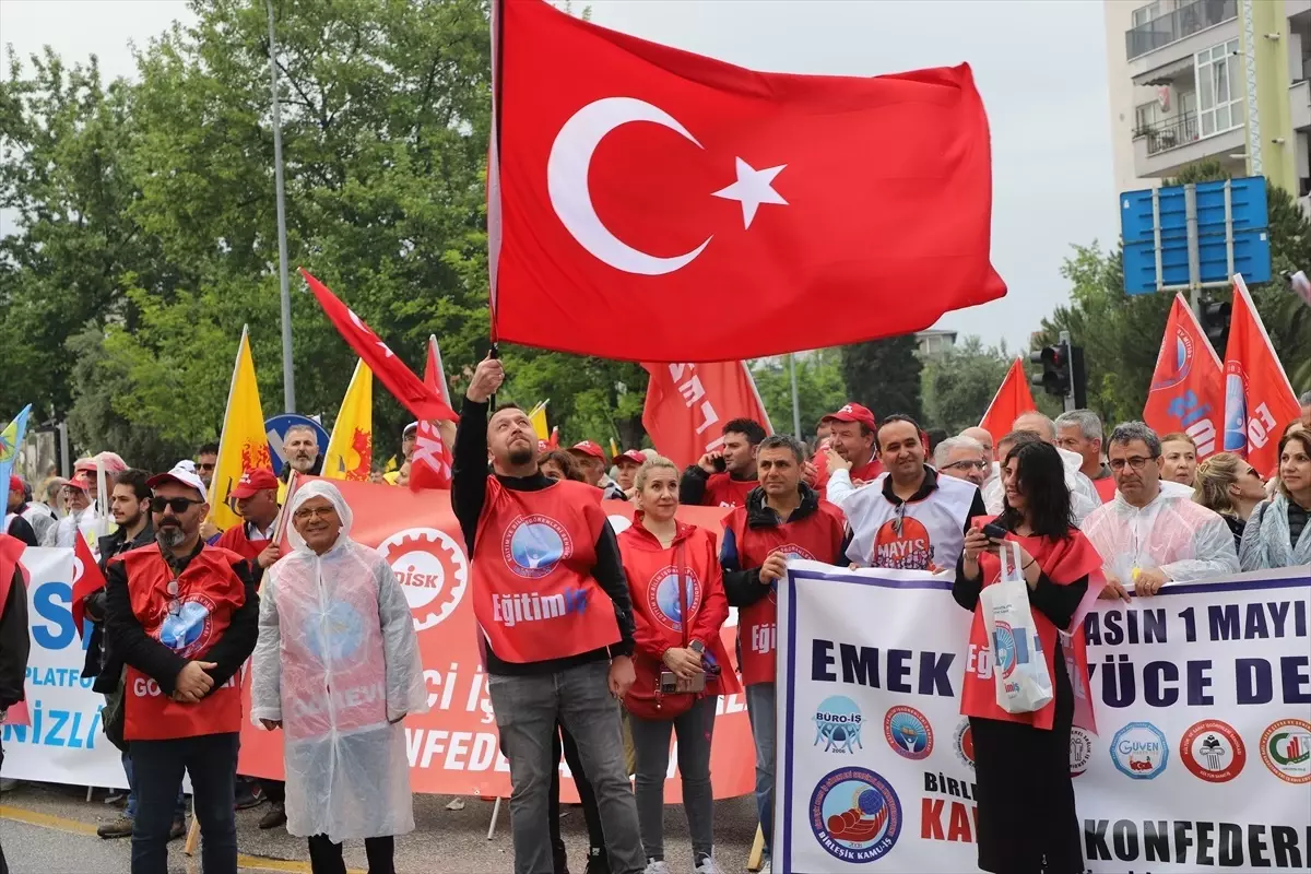 İzmir ve çevre illerde 1 Mayıs Emek ve Dayanışma Günü kutlandı
