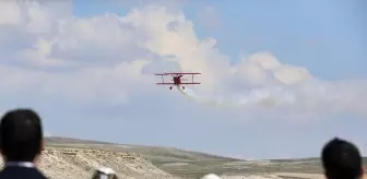 Türkiye'nin Tek Kadın Akrobasi Pilotu Semin Öztürk Şener Gösteri Uçuşu Gerçekleştirdi