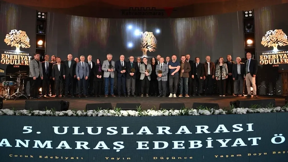 'Kahramanmaraş 5. Uluslararası Şiir ve Edebiyat Günleri' ödül töreniyle sona erdi