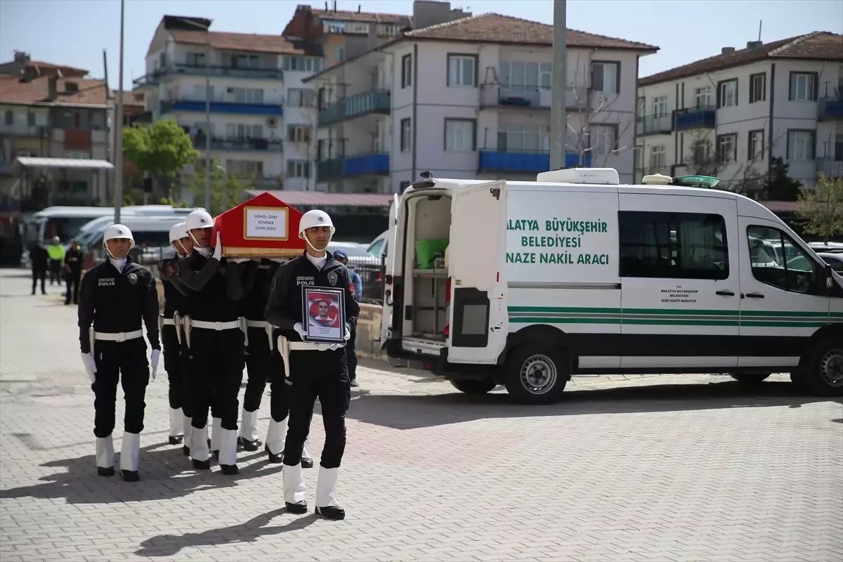 Kalp Krizi Sonucu Hayatını Kaybeden Komiser Göksel Özay Uğurlandı