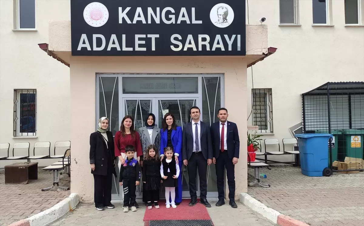Kangal'da 23 Nisan Coşkusu: Çocuklar Adliye Personeli Oldu