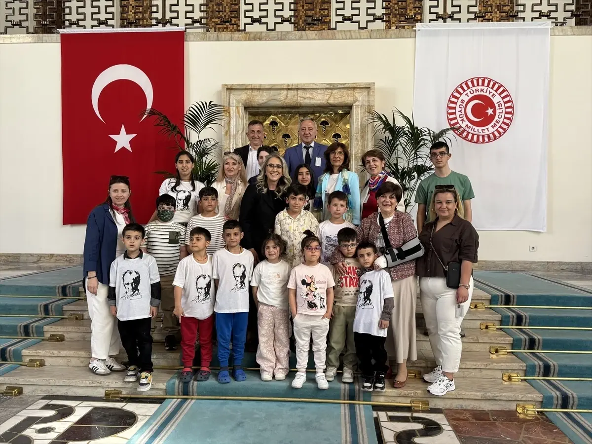 Kanseri Yenen 25 Çocuk TBMM'yi Ziyaret Etti