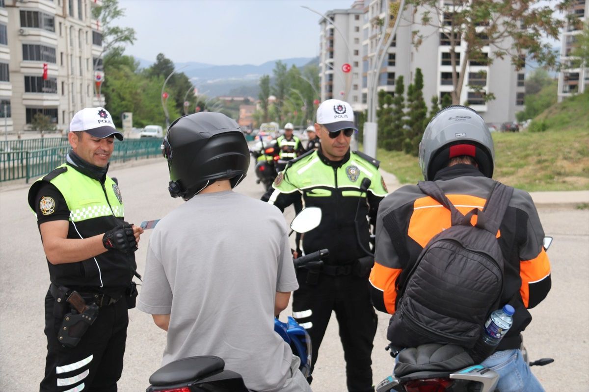 Karabük'te Motosiklet Denetimlerinde 72 Sürücüye Ceza