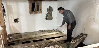 Define Arayanlar Cami Tahrip Etti