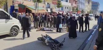Eflani'de Motosikletin Çarptığı Yaya ve Sürücü Yaralandı