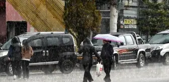 Sarıkamış'ta Dolu Yağışı Hayatı Olumsuz Etkiledi