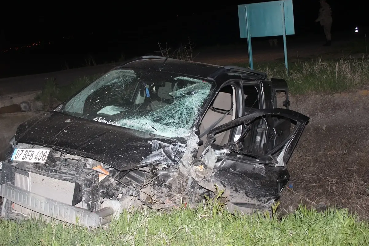 Kars'ta Trafik Kazası: 1 Ölü, 4 Yaralı