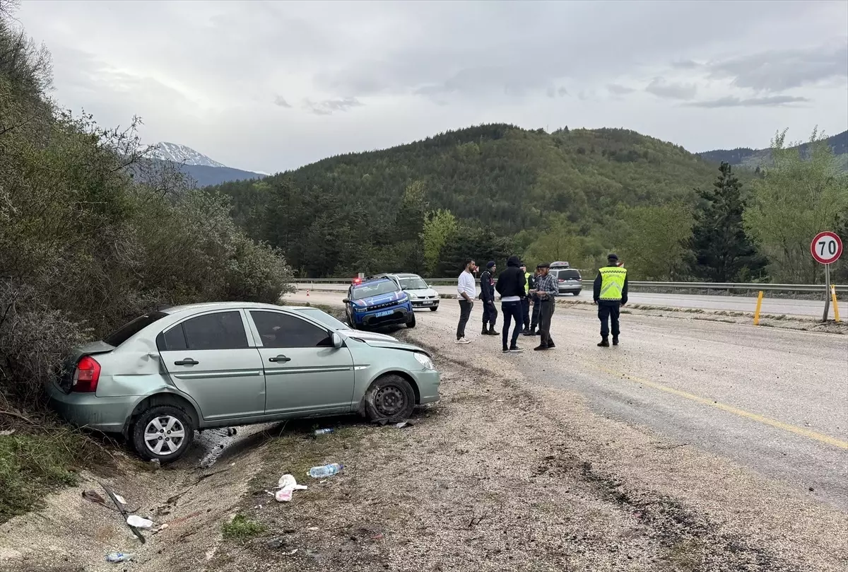 Kastamonu'da Otomobil Kazasında 4 Kişi Yaralandı