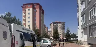 Cam Silerken Düşen Kadın Ağır Yaralandı