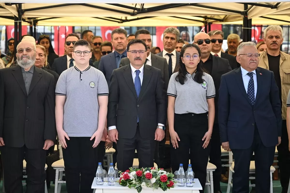 Kayseri ve çevre illerde 23 Nisan Ulusal Egemenlik ve Çocuk Bayramı kutlandı