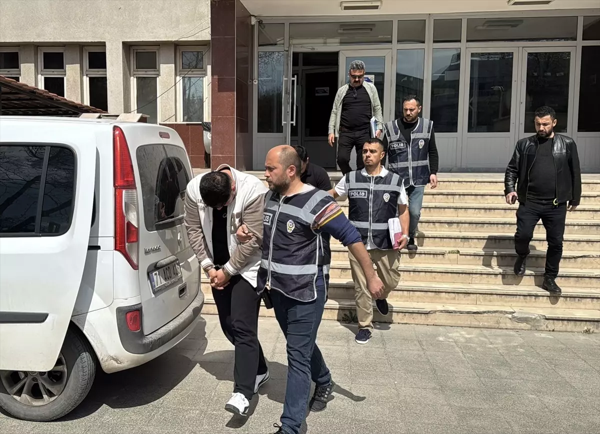 Kırıkkale'de Beyaz Eşya Tamiriyle Dolandırıcılık Yapan İki Zanlı Gözaltına Alındı