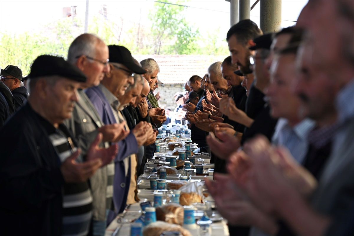 Kırklareli Valisi Uğur Turan, Yağmur ve Şükür Duasına Katıldı