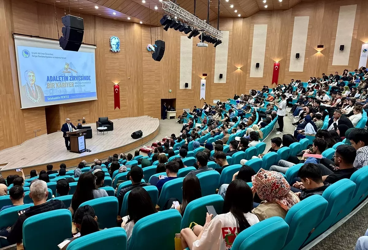 KAEÜ'de Adalet ve Kariyer Konferansı Gerçekleştirildi
