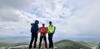 Kırşehirli Dağcılar Demirli Kale Tepe'ye Tırmandı