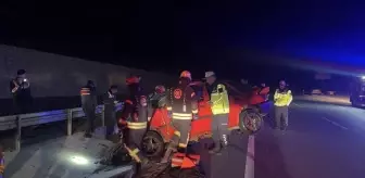 Kocaeli'de Bariyere Çarpan Otomobilde 2 Kişi Hayatını Kaybetti