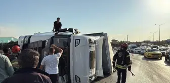 Gebze'de Tır Devrildi, D-100 Karayolu'nda Trafik Aksadı