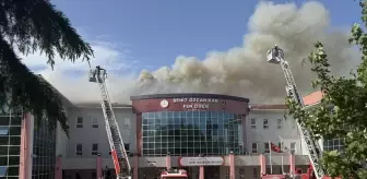 Kocaeli'de lisenin çatısında çıkan yangın söndürüldü