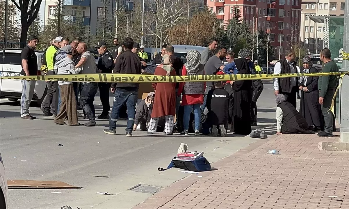 Konya'da Otomobilin Çarptığı İki Çocuktan Biri Hayatını Kaybetti
