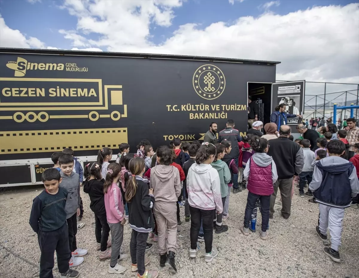 Gezen Sinema Tırı, 7 Yılda 358 İlçeye Ulaştı