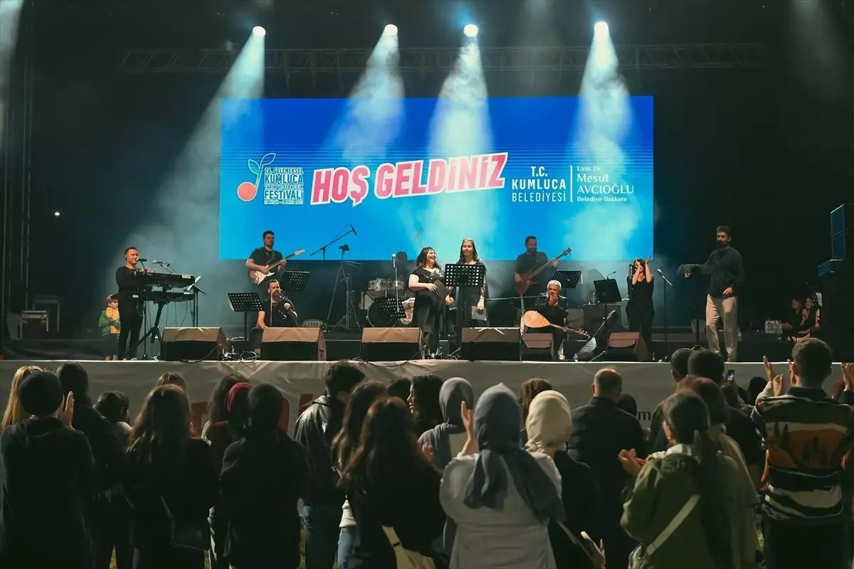 Kumluca'da Geleneksel Tarım ve Seracılık Festivali Konserle Renklendi