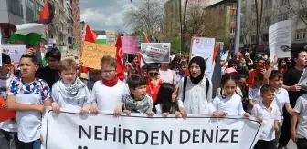 Kütahya'da Çocuklar Gazze'ye Destek İçin Yürüdü