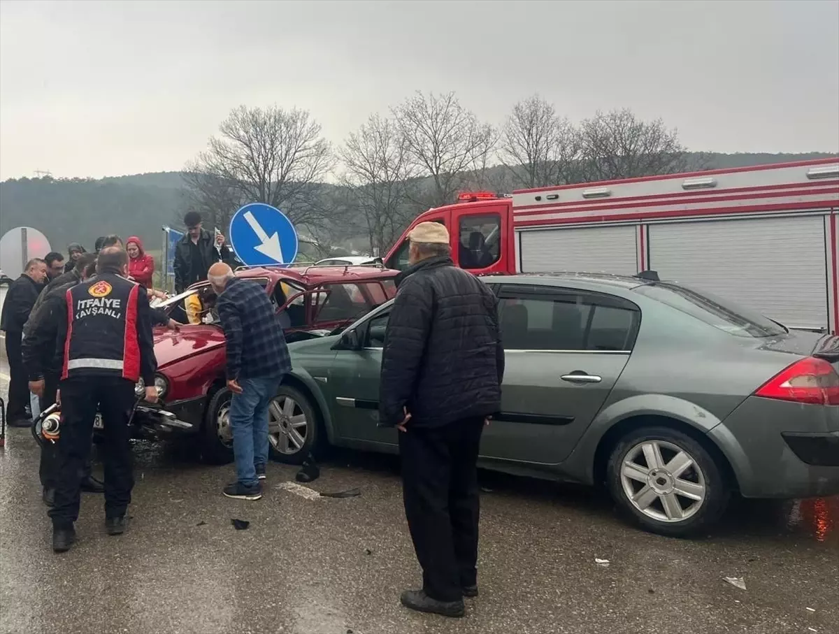 Tavşanlı'da Trafik Kazası: 1 Ölü, 2 Yaralı