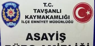 Kitap Sayfaları Arasında Uyuşturucu Madde Sattığı İddiasıyla Tutuklandı