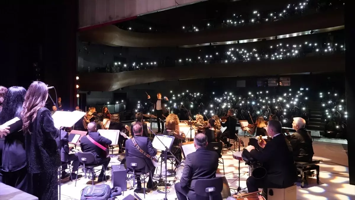 Maarif Orkestrası Bornova'da Konser Verdi