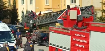 Malatya'da Apartman Yangını: 3 Kişi Dumandan Etkilendi