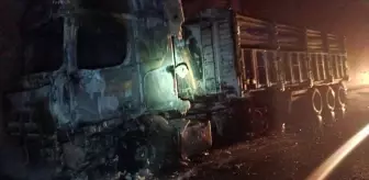 Malatya'da Kömür Yüklü Kamyonda Yangın Çıktı