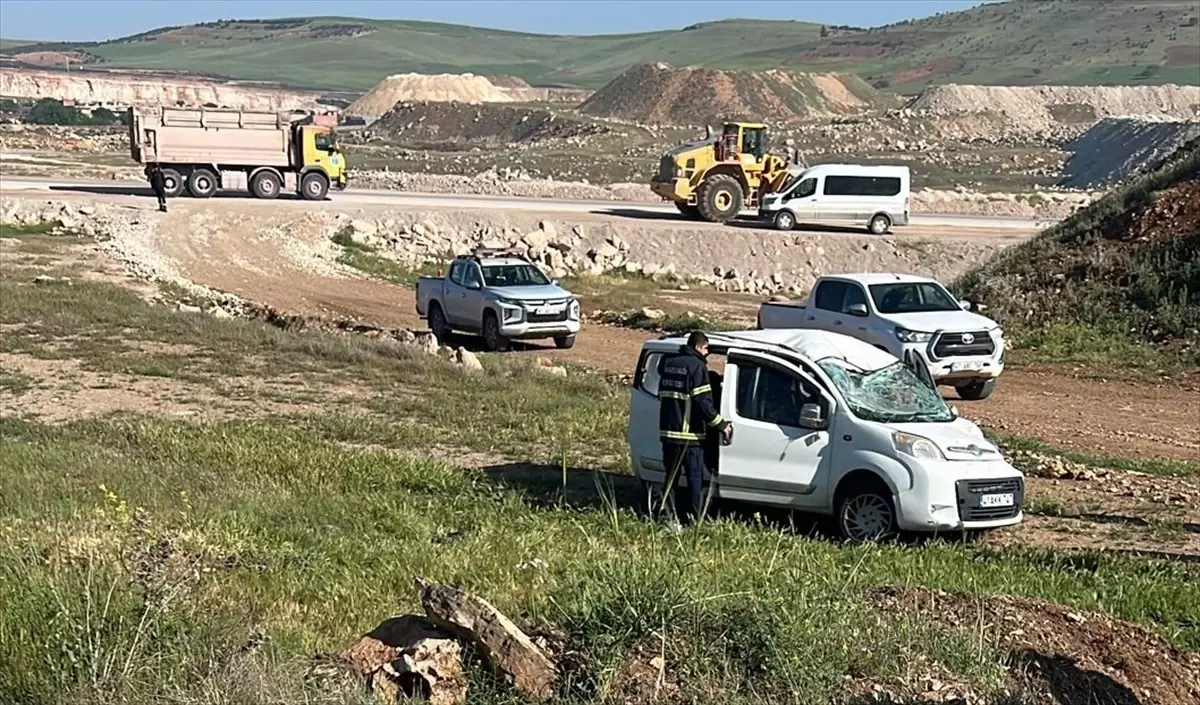 Mardin'de Kontrolden Çıkan Araçta 4 Kişi Yaralandı