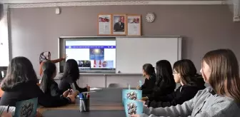 Tuşba'da Öğrenciler Medya Okur Yazarlığı Kulübü ile Gazeteciliği Öğreniyor