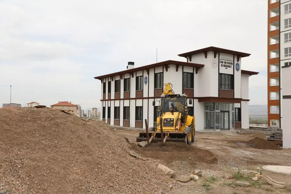 Melikgazi'de İki Yeni Sağlık Merkezi İçin Çevre Düzenlemesi Başladı