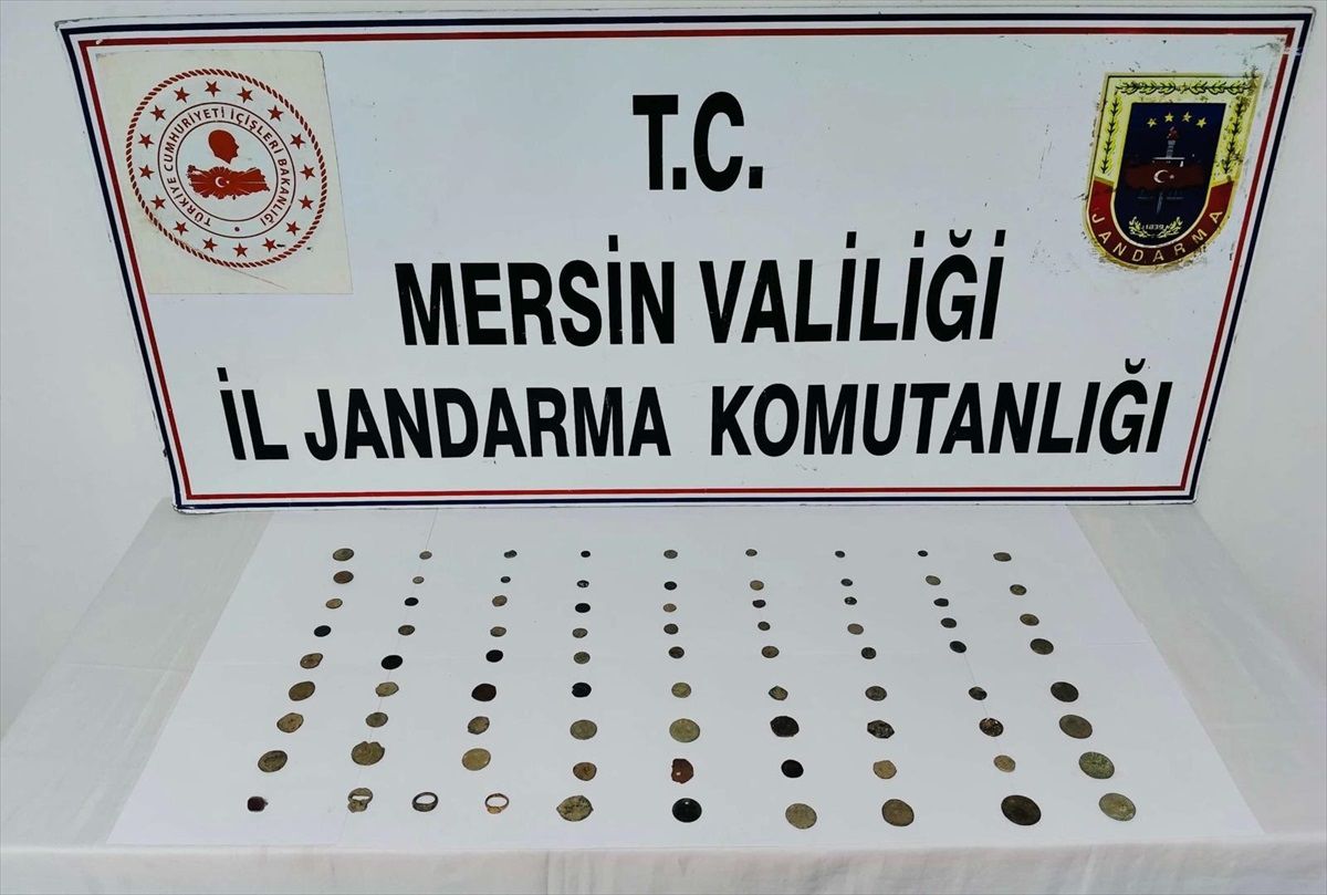 Mersin'de Tarihi Eser Kaçakçılığı İddiası: 76 Sikke ve 4 Yüzük Ele Geçirildi