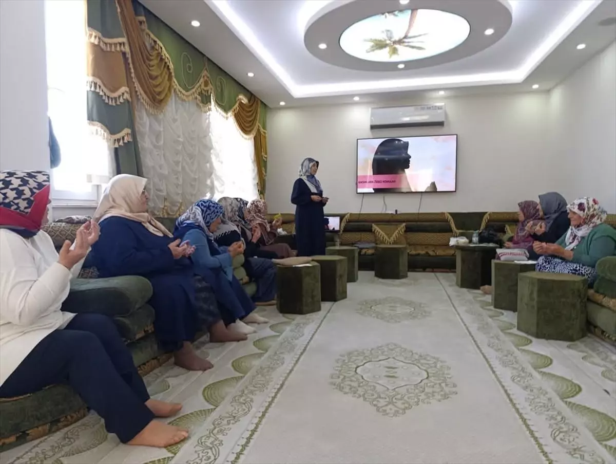 Hacı Adaylarına Hac Hazırlık Kursu Verildi