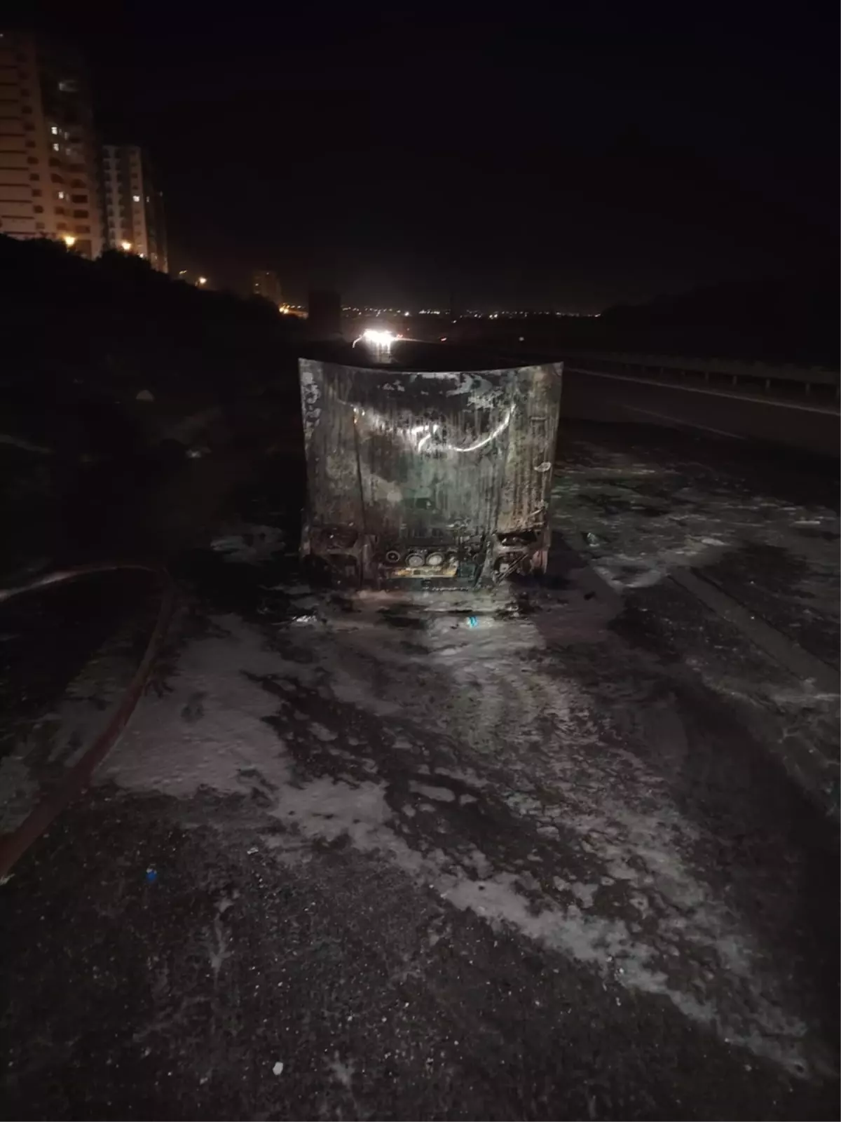 Mersin'de Seyir Halindeki Otomobil Alev Aldı