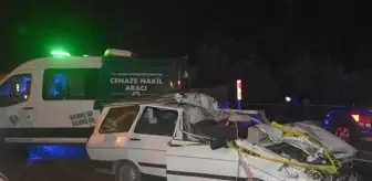Mersin'de Tırla Çarpışan Otomobilin Sürücüsü Hayatını Kaybetti