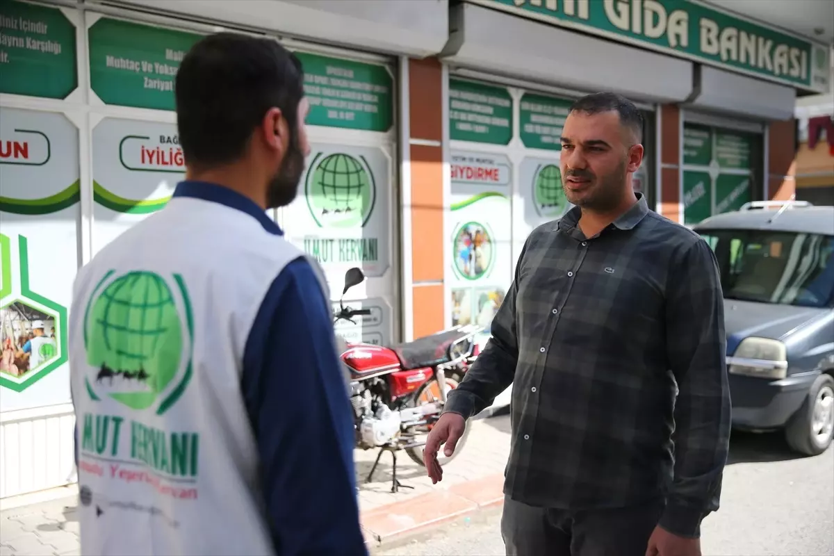 Mersin'den Gazze'ye Destek: İki Hayırsever Araç Bağışladı