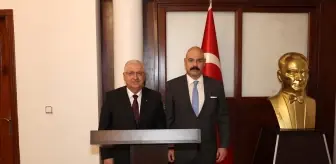 Milli Savunma Bakanı Yaşar Güler Kamerun'da