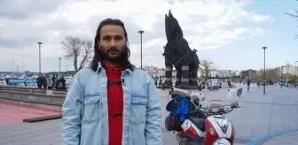 Motosikletiyle çıktığı Anadolu turunda Çanakkale'nin simgelerini resmetti