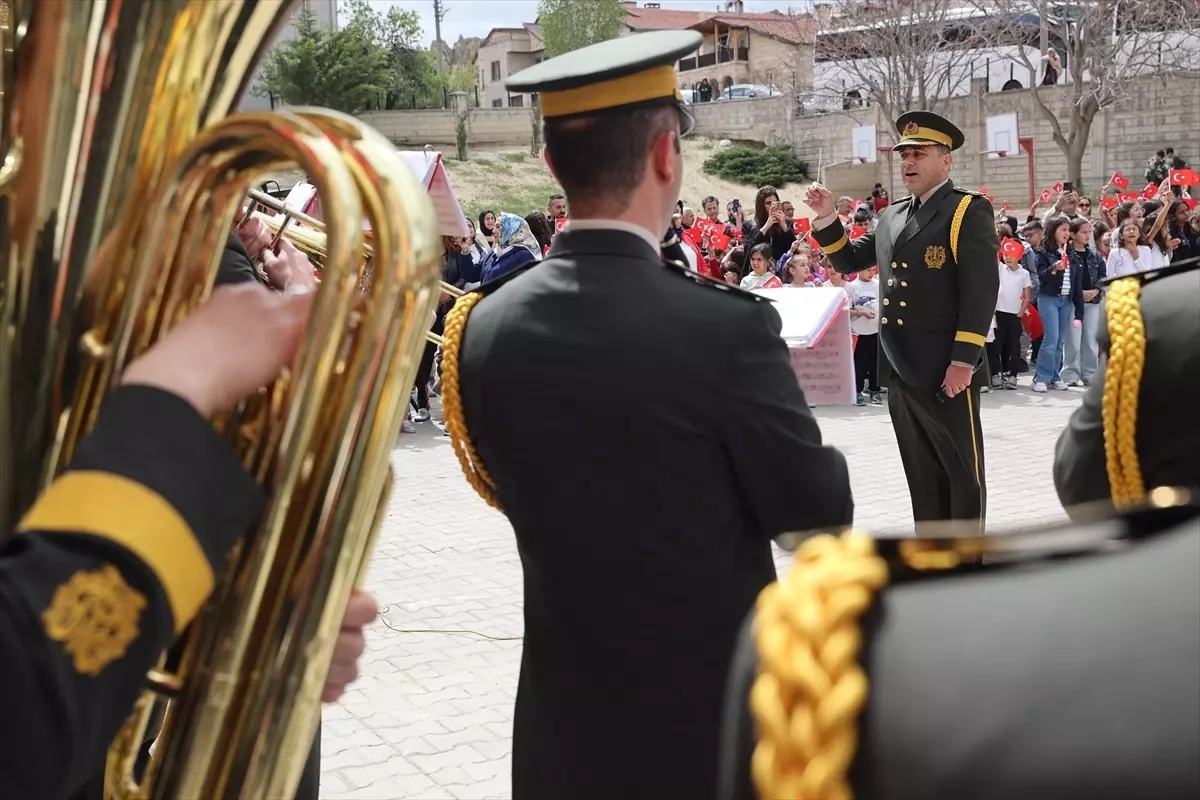 Ürgüp'te 23 Nisan Coşkusu: Çocuklara Konser Verildi