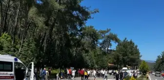 Marmaris'te Zincirleme Trafik Kazası: 2 Ölü, 2 Yaralı