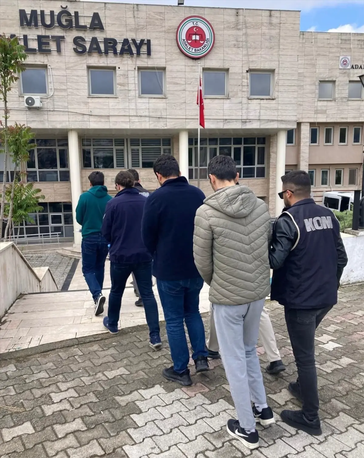 Muğla ve Manisa'da FETÖ Operasyonu: 2 Tutuklama