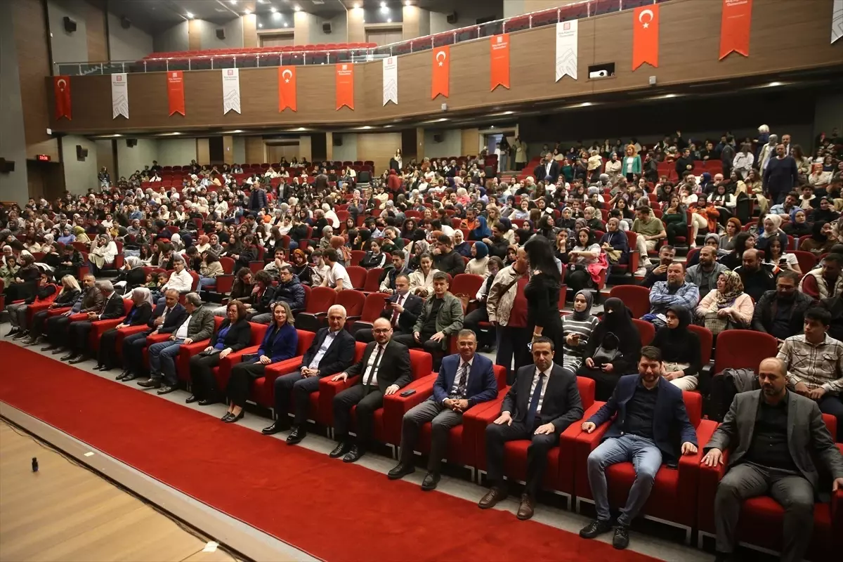 2. Tiyatro Günleri Muş'ta Başladı